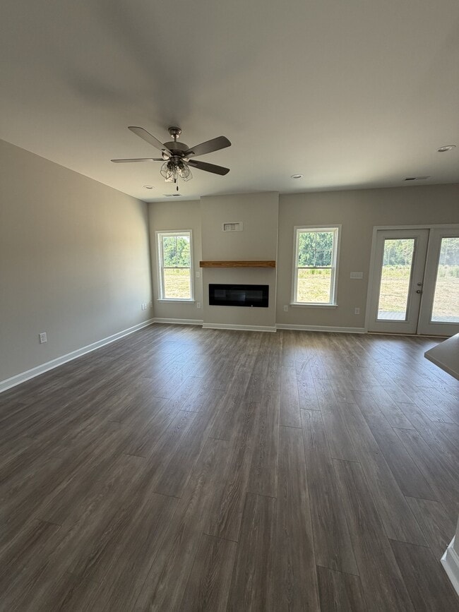 Photo - 405 Creeks Edge Dr
