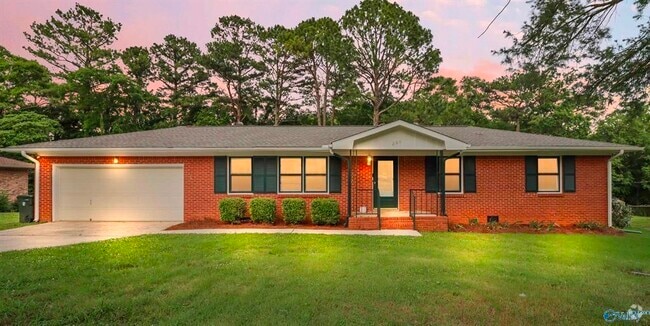 Building Photo - 206 Skyline Rd Rental