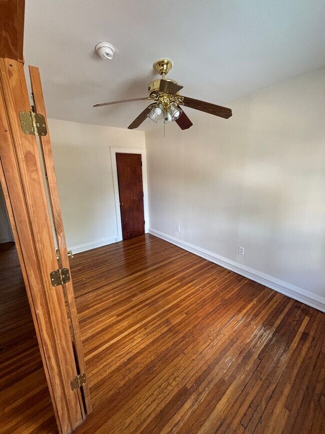 289-295 E 18th