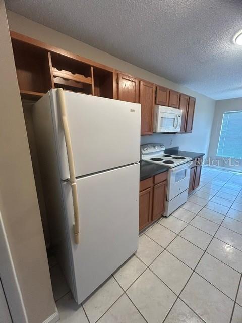 Photo - 563 Holbrook Cir