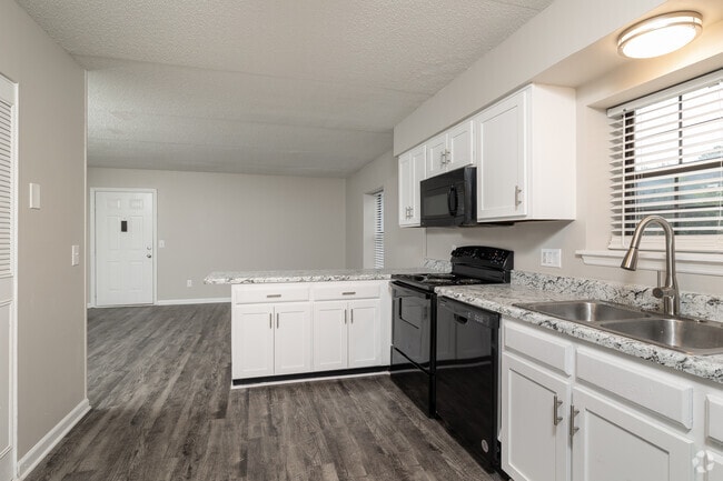 Photo - Ledford at Hamilton Place