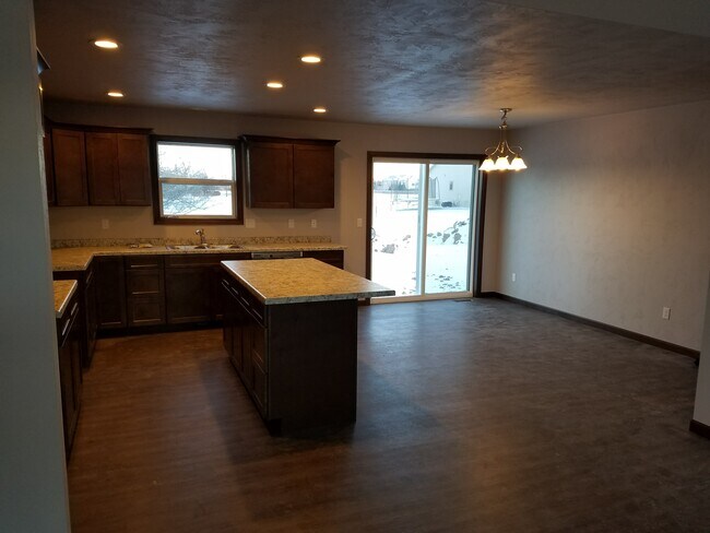 Photo - 1920 Debruin Rd