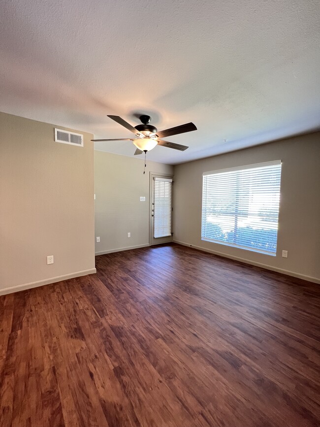 Photo - Colonies Landing Apartments