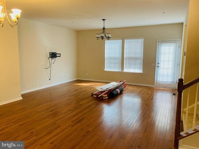 Photo - 114 Admiral Ln