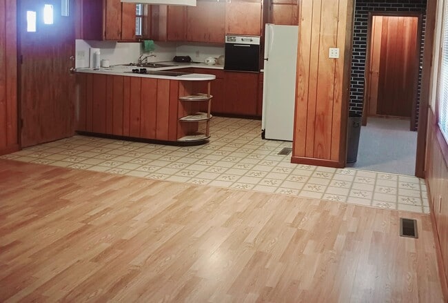 Photo - 600 Paw Paw Rd