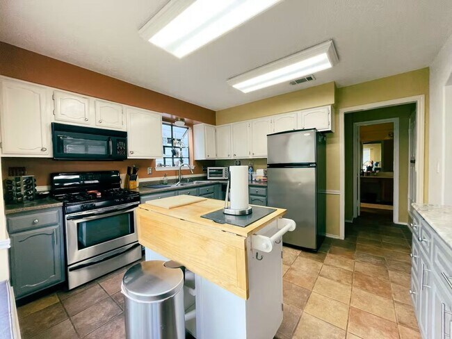 Photo - Beautifully Updated 3/2 — FULLY FURNISHED in North Austin