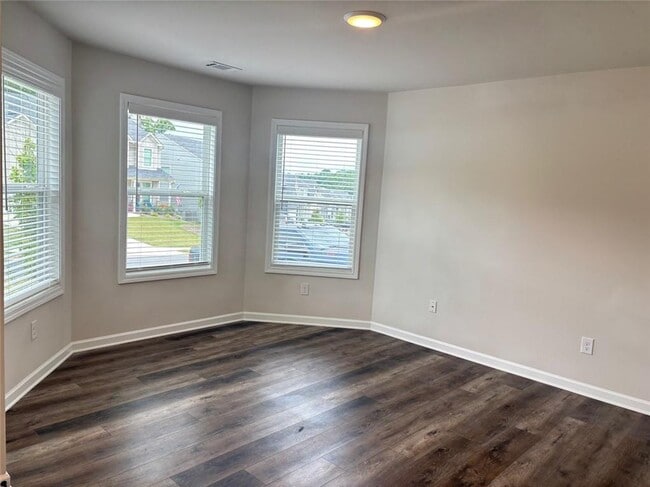 Photo - 404 Fox Crk Dr