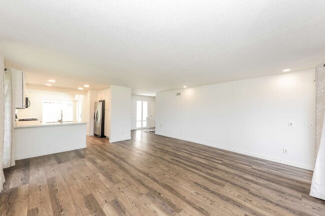 Photo - Modern 3 Bed / 2 Bath Turnkey Home with Exceptional Amenities! Unidad 319