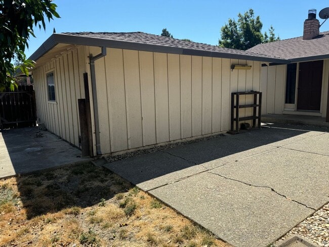 Photo - 361 Honeysuckle Dr