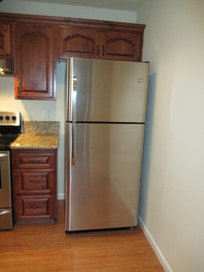 Photo - Beautiful Three Bedroom in South Salem Unidad A