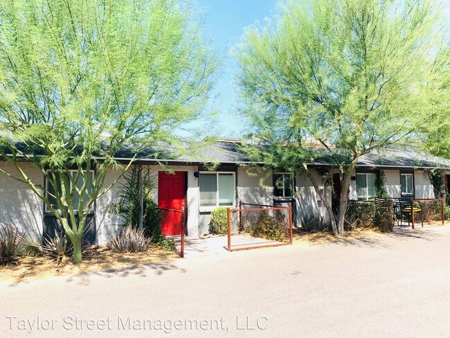 Photo - 1632 E Cambridge Ave Apartment