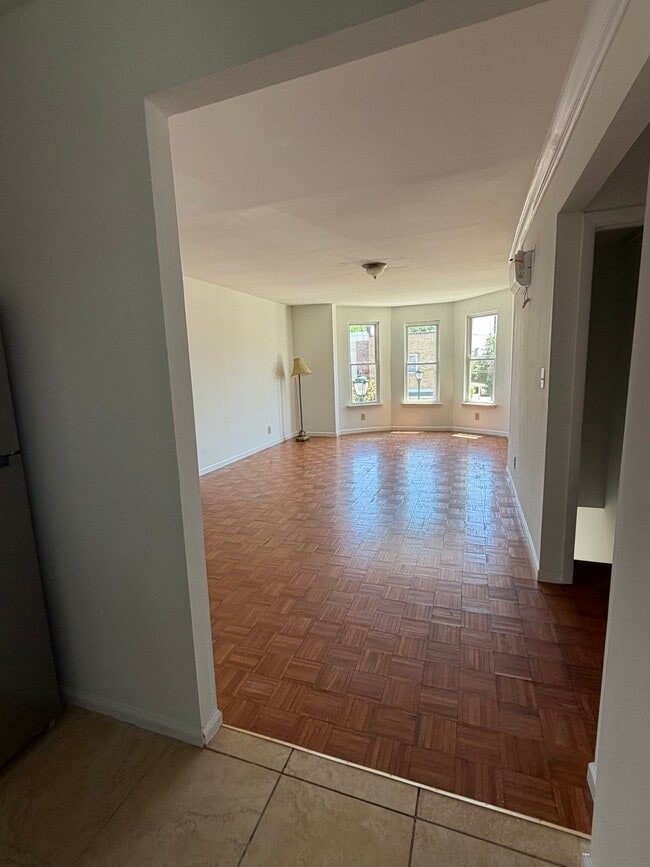 3156 Richmond St Unit 2nd Floor