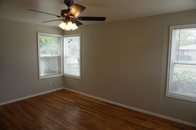 Photo - 3420 25 Unit 3420 25th