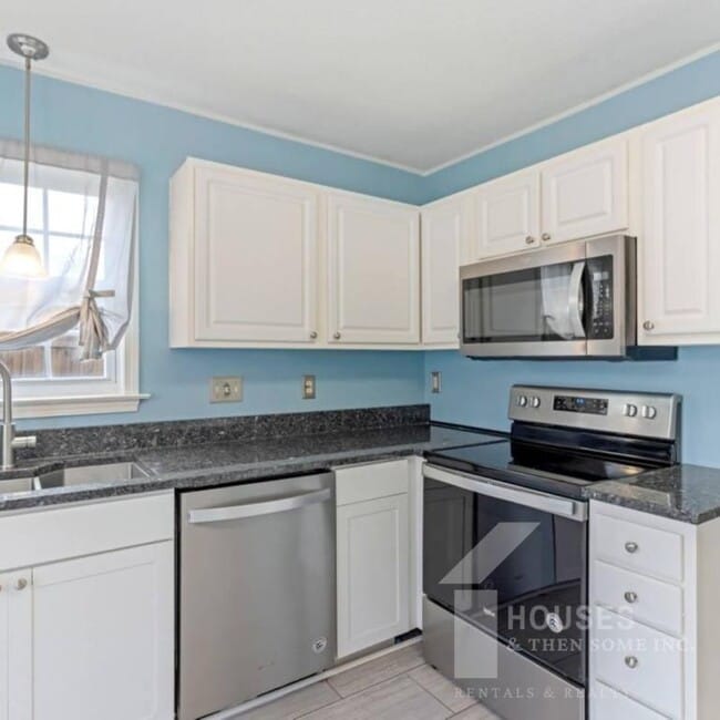 Photo - 110 Stonington Way