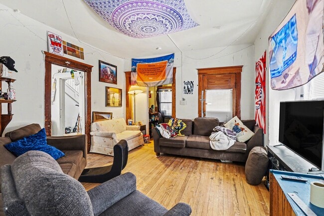 Photo - 606 Catherine St