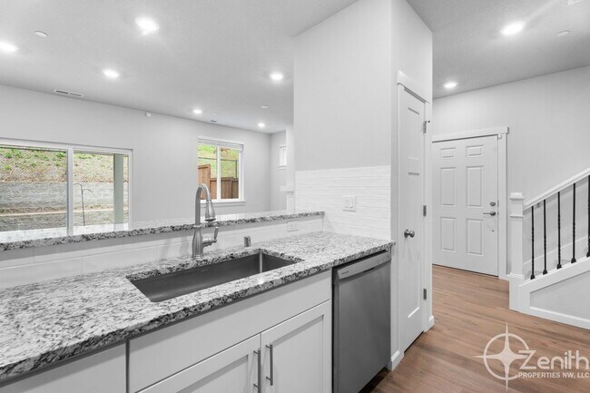 4129 N Cyn Cir