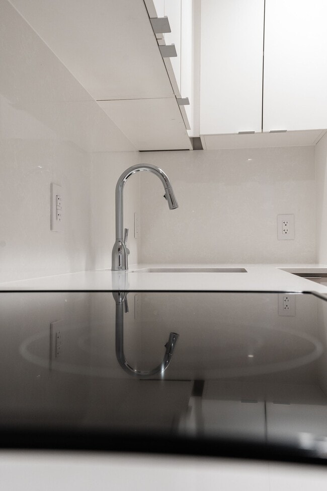 110 Wellesley St E Unit 106