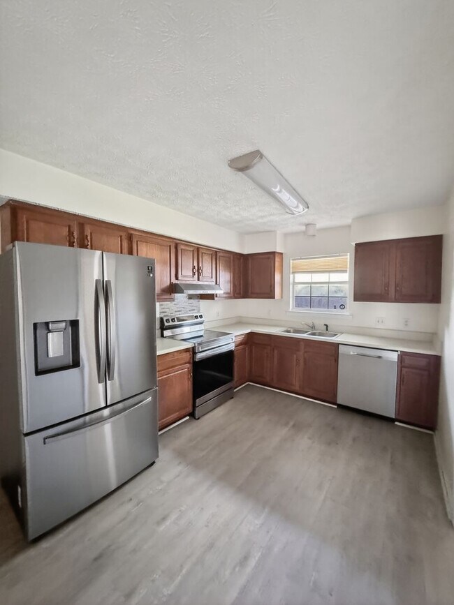 613 Ryan Ln
