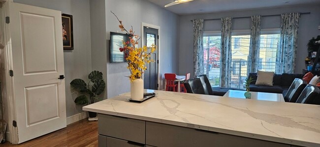 Photo - 251 Manhattan Ave Unit 1