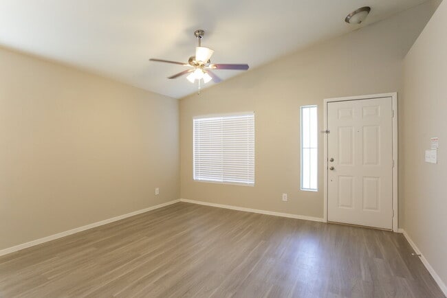 Photo - 3105 Macaroon Way