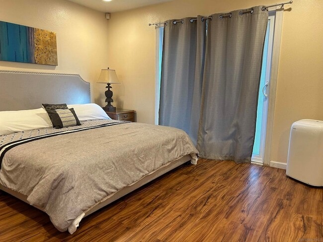Building Photo - 4435 Summer Dr Unit 3 Rental