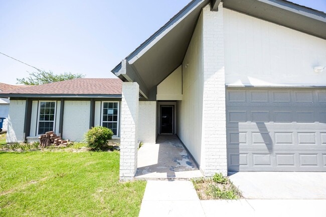 Photo - Beautifully remodeled single story home --3 bedrooms, 2 Full baths, and large Covered Patio with ...