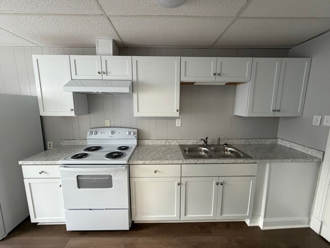 300-306 W Main St