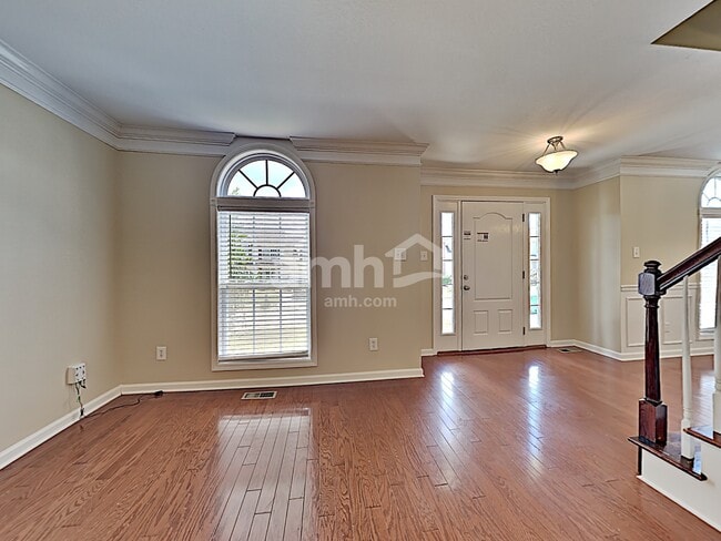 Photo - 6013 Gallant Ln