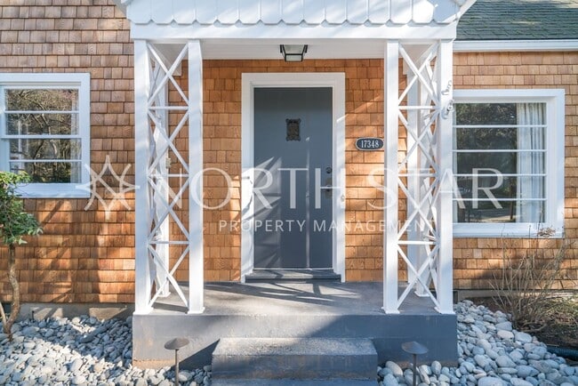 Photo - Newly Remodeled Lake Oswego Cottage With Lake Access.