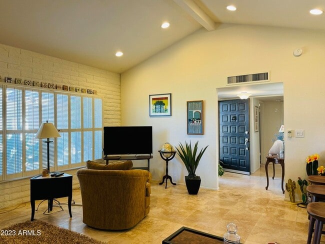 Photo - 4800 N 68th St