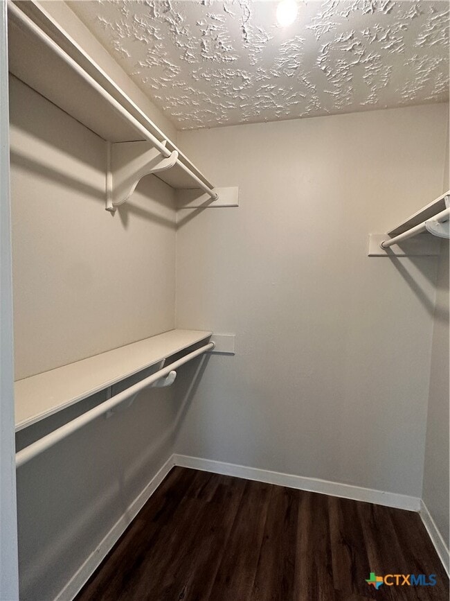 Photo - 906 N LBJ Dr Unit 4