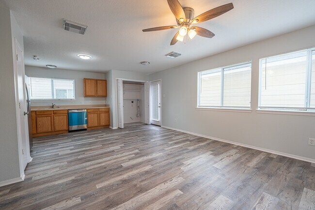 Photo - 6247 Elton Knolls St