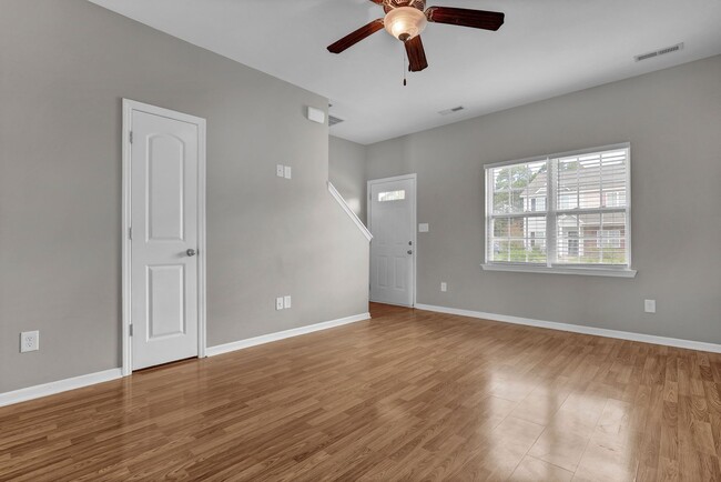 Photo - 502 Oyster Rock Ln