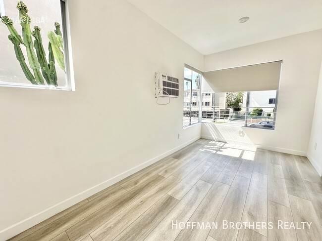 Photo - 316 S Mariposa Ave Unit 1