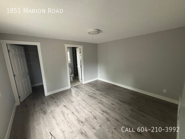 Photo - Farmhouse with Ample Parking