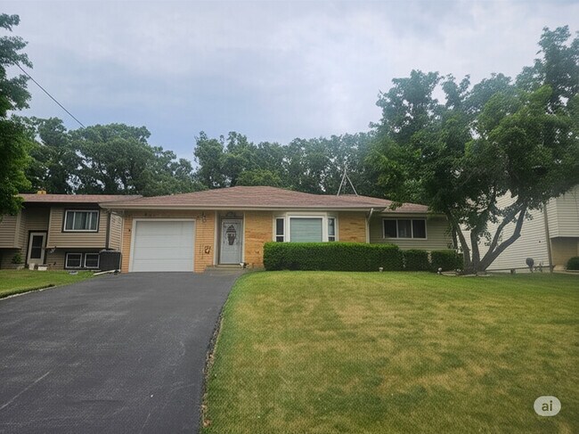 Photo - 704 Greenbriar Ln Casa