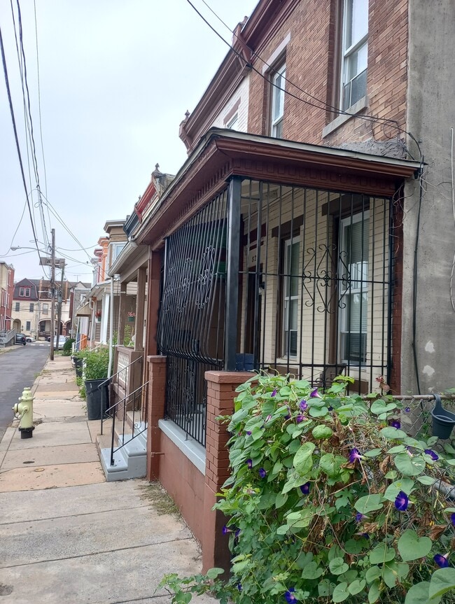 Building Photo - 823 Howard St Rental