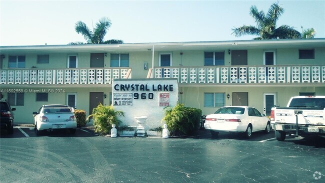 Building Photo - 960 Crystal Lake Dr Unit 214 Rental