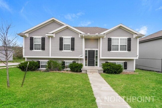 Beautiful Single Family Home | 3 BR/2.5BA | Oversized garage| Large Basement - Beautiful Single Family Home | 3 BR/2.5BA | Oversized garage| Large Basement