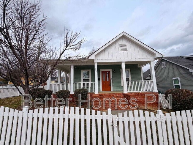 Building Photo - 701 E Martin St