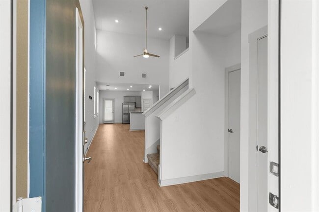 Photo - 10933 Tildon Ave