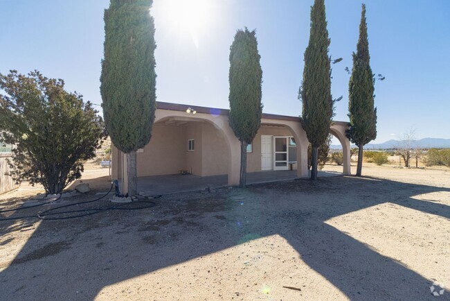 Building Photo - Beautiful Studio on Horse Property Rental