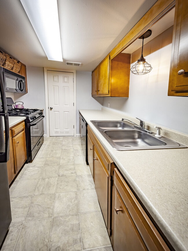 Building Photo - MAIN STREET Rental