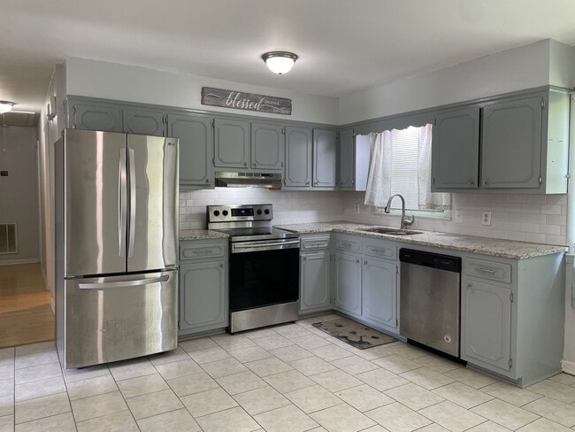 Photo - BEAUTIFUL 3 BED, 1.5 BATH BRICK HOME LOCAT...