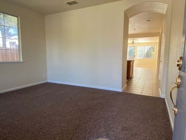 Photo - 216 Shanley Ct