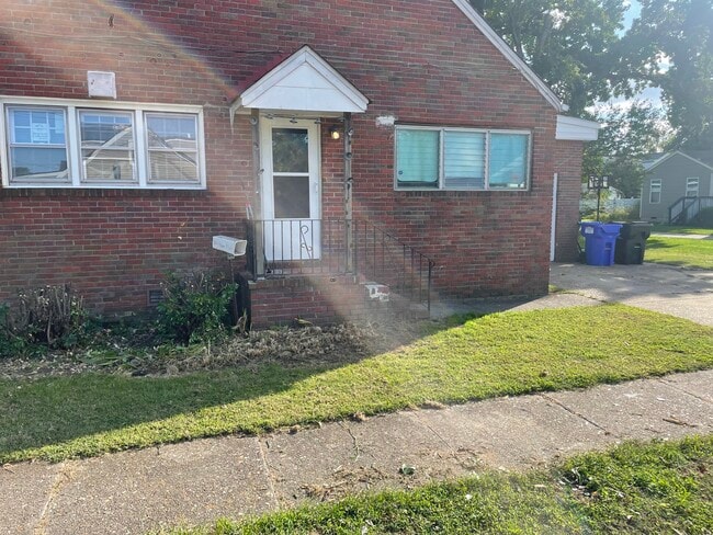 Photo - 915 Mapole Ave