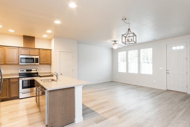 Photo - 3 Bedroom Townhome - Private backyard