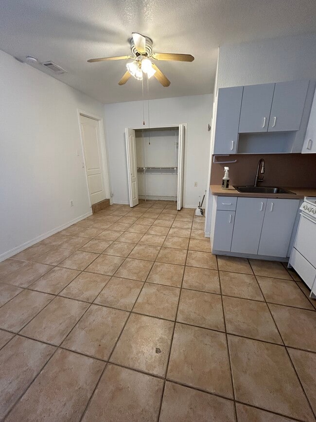 Photo - 2817 SW 143rd Pl Unit Efficiency