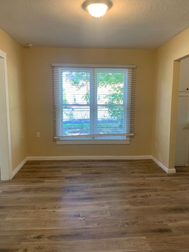 Photo - 1101 Hall Unit 1101 Hall Apt A