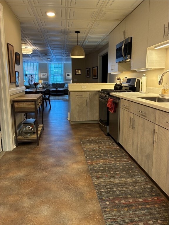 Photo - 136 E State St